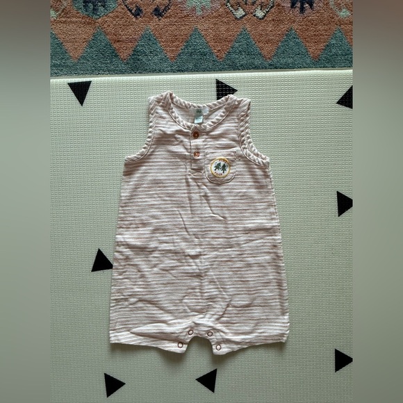 Dip|Baby gender neutral striped textured sleeveless romper,button up in 18-24M•• - Picture 4 of 5